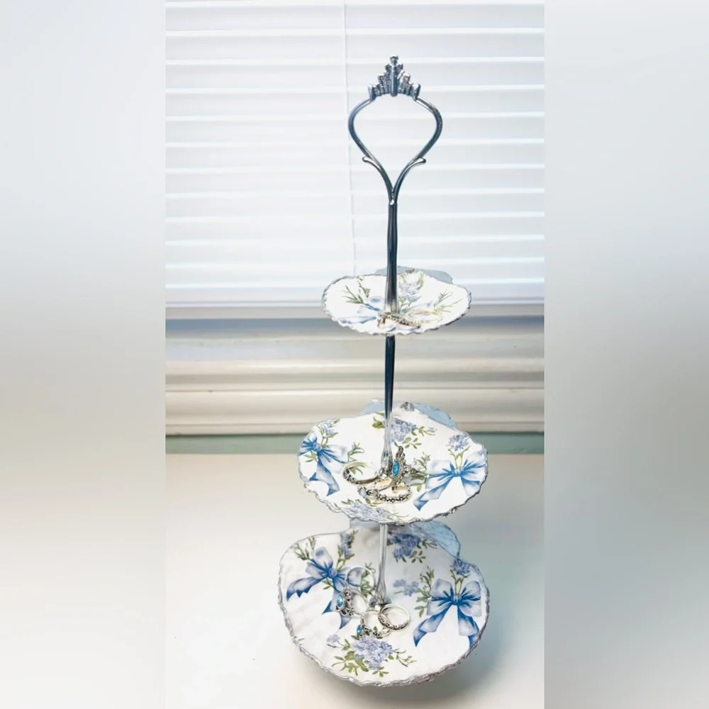 Handmade 3 Tier Scallop Shell Jewelry Stand With Blue Bow Decoupage design